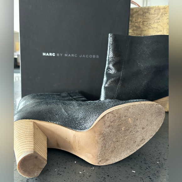 Marc by Marc Jacobs black leather ankle boots size 10 - Picture 3 of 4